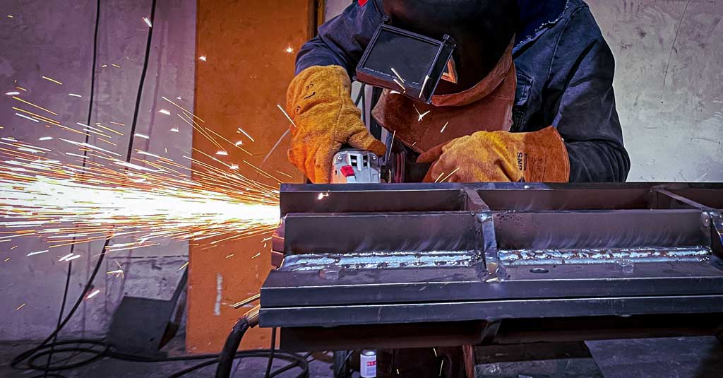 Dust and Fume Extraction Solutions in Grinding, Leveling and Polishing Operations