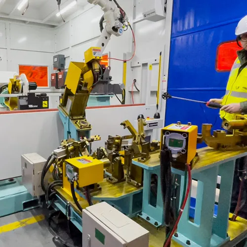 Robotic Welding Cell with Fixtures – Case Study
